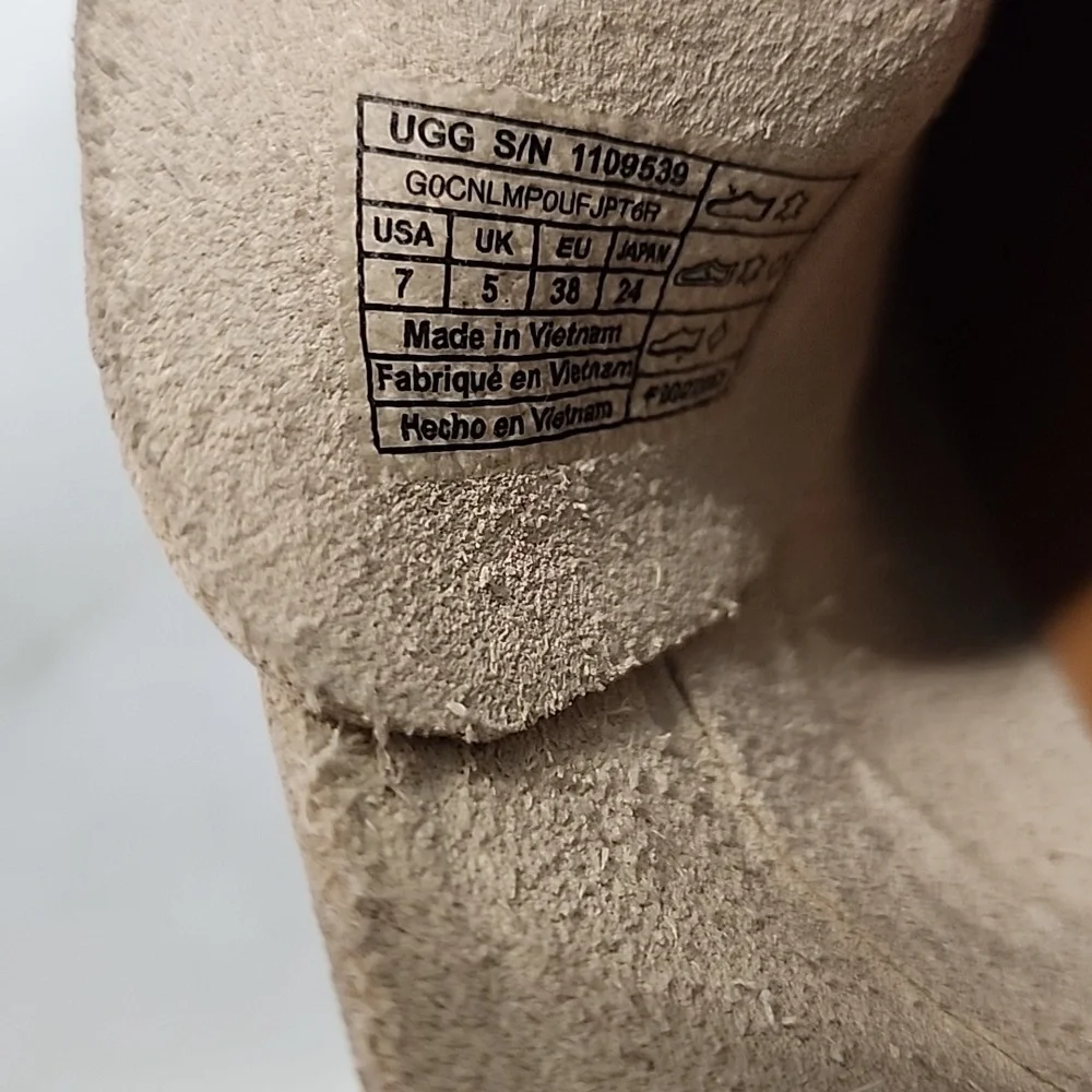 Ugg Womens Sneakers Adaleen Light Grey Cream Size 7